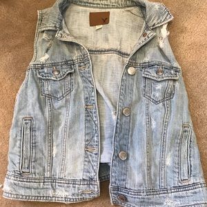 AMercian eagle denim vest
